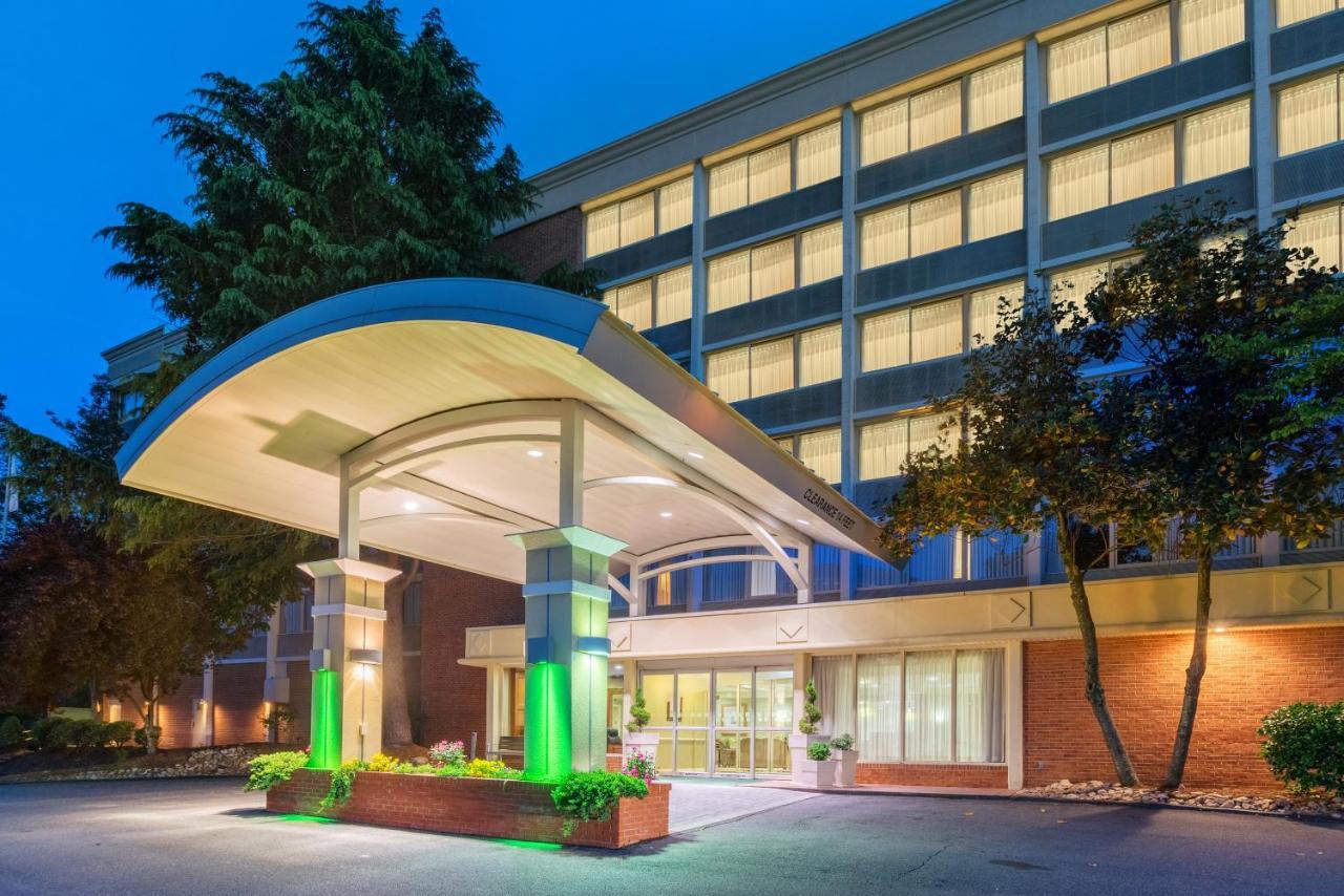 Holiday Inn Express & Suites Charlottesville By Ihg Dış mekan fotoğraf