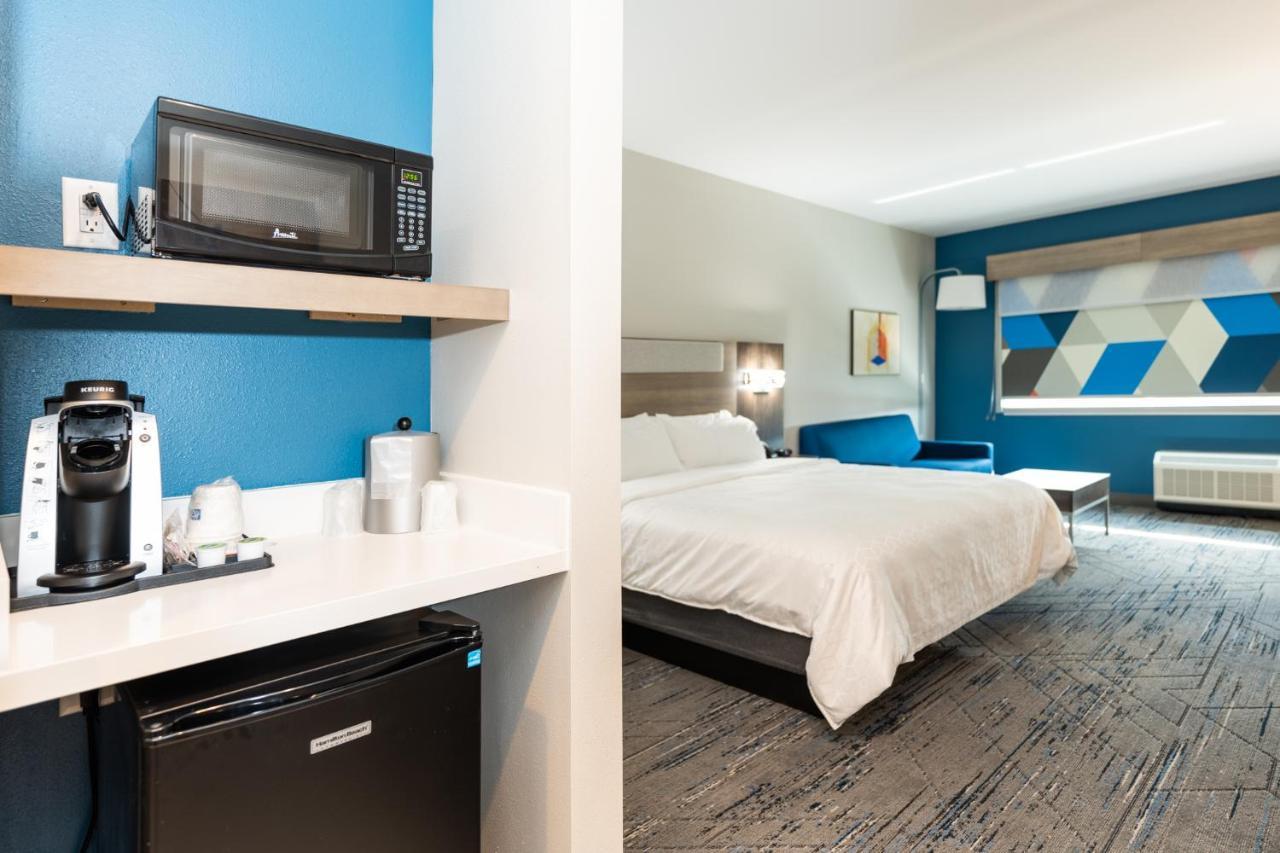Holiday Inn Express & Suites Charlottesville By Ihg Dış mekan fotoğraf