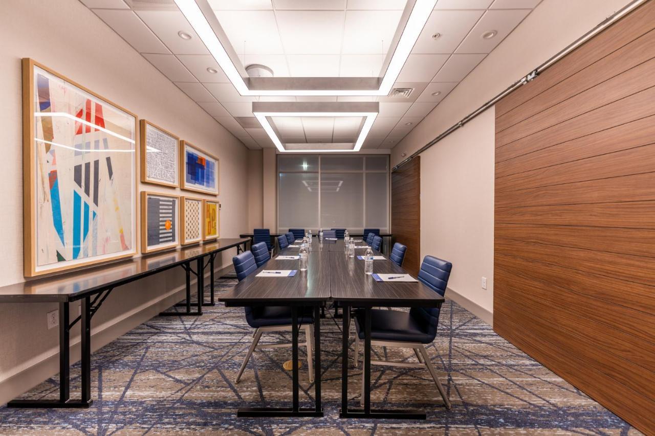 Holiday Inn Express & Suites Charlottesville By Ihg Dış mekan fotoğraf