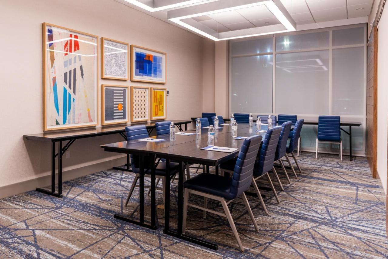 Holiday Inn Express & Suites Charlottesville By Ihg Dış mekan fotoğraf