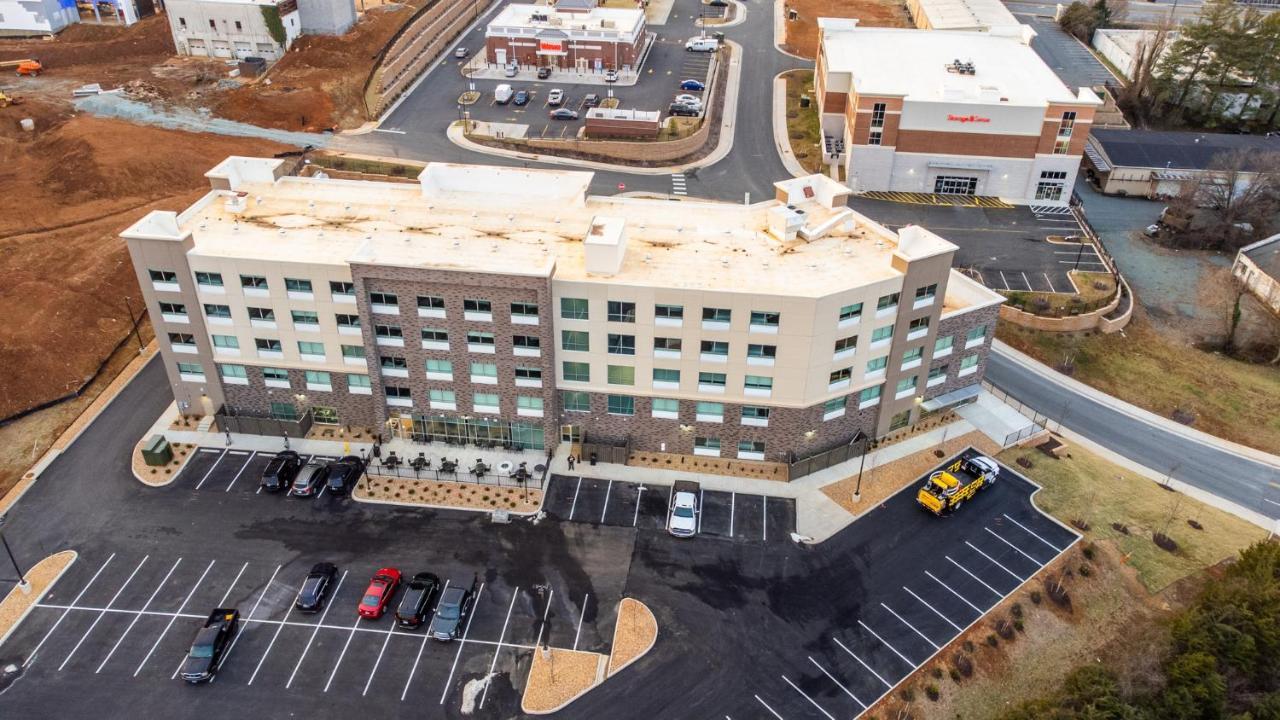 Holiday Inn Express & Suites Charlottesville By Ihg Dış mekan fotoğraf