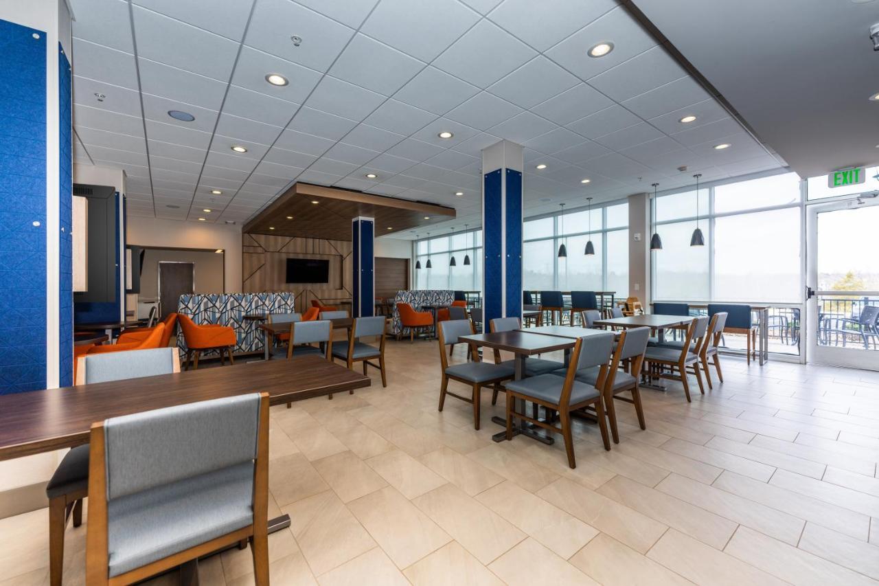 Holiday Inn Express & Suites Charlottesville By Ihg Dış mekan fotoğraf
