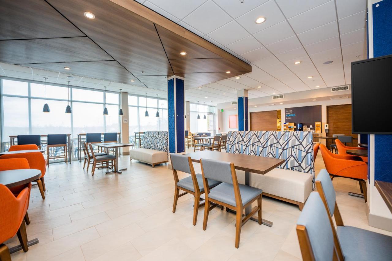 Holiday Inn Express & Suites Charlottesville By Ihg Dış mekan fotoğraf