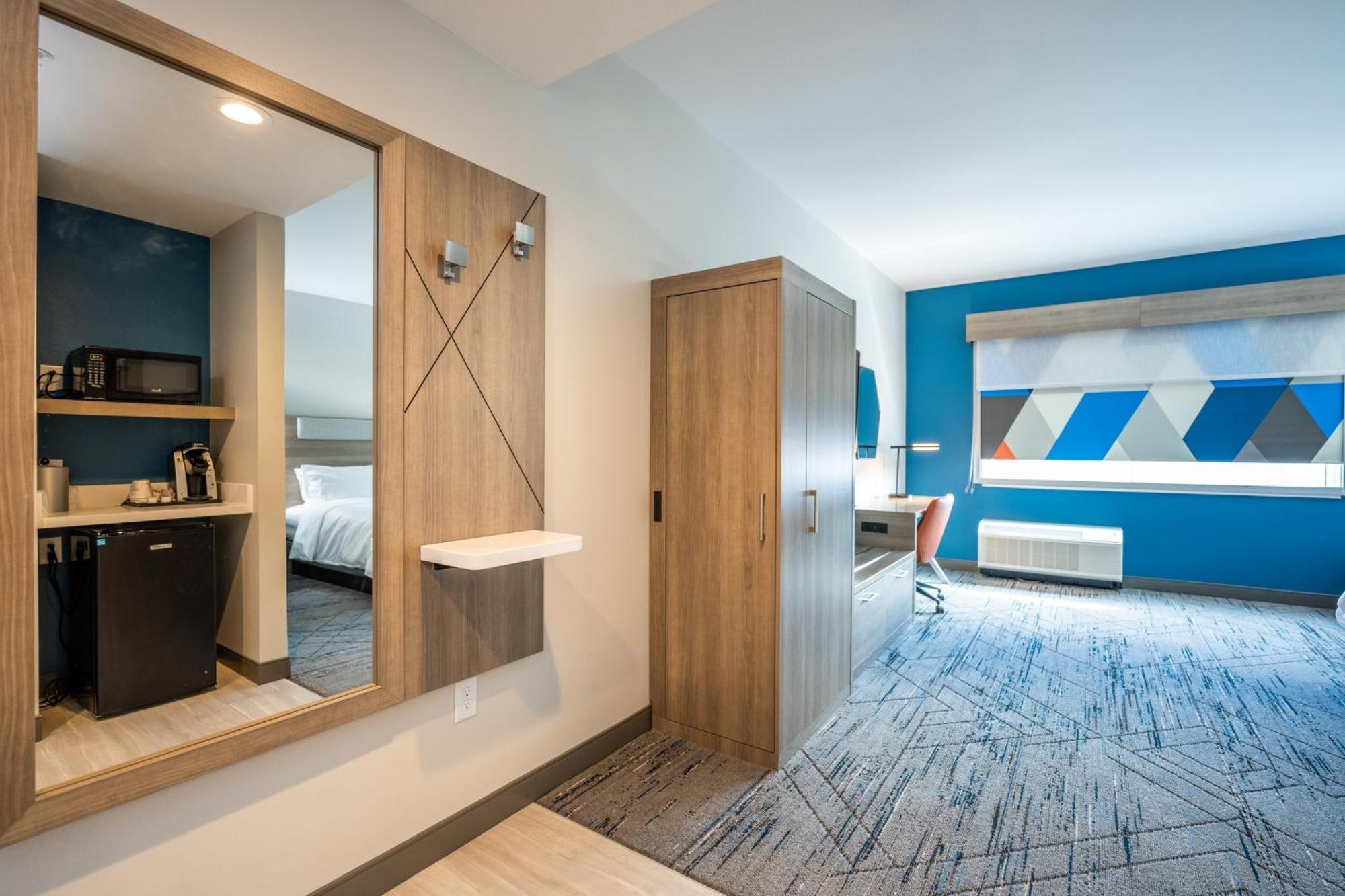 Holiday Inn Express & Suites Charlottesville By Ihg Dış mekan fotoğraf